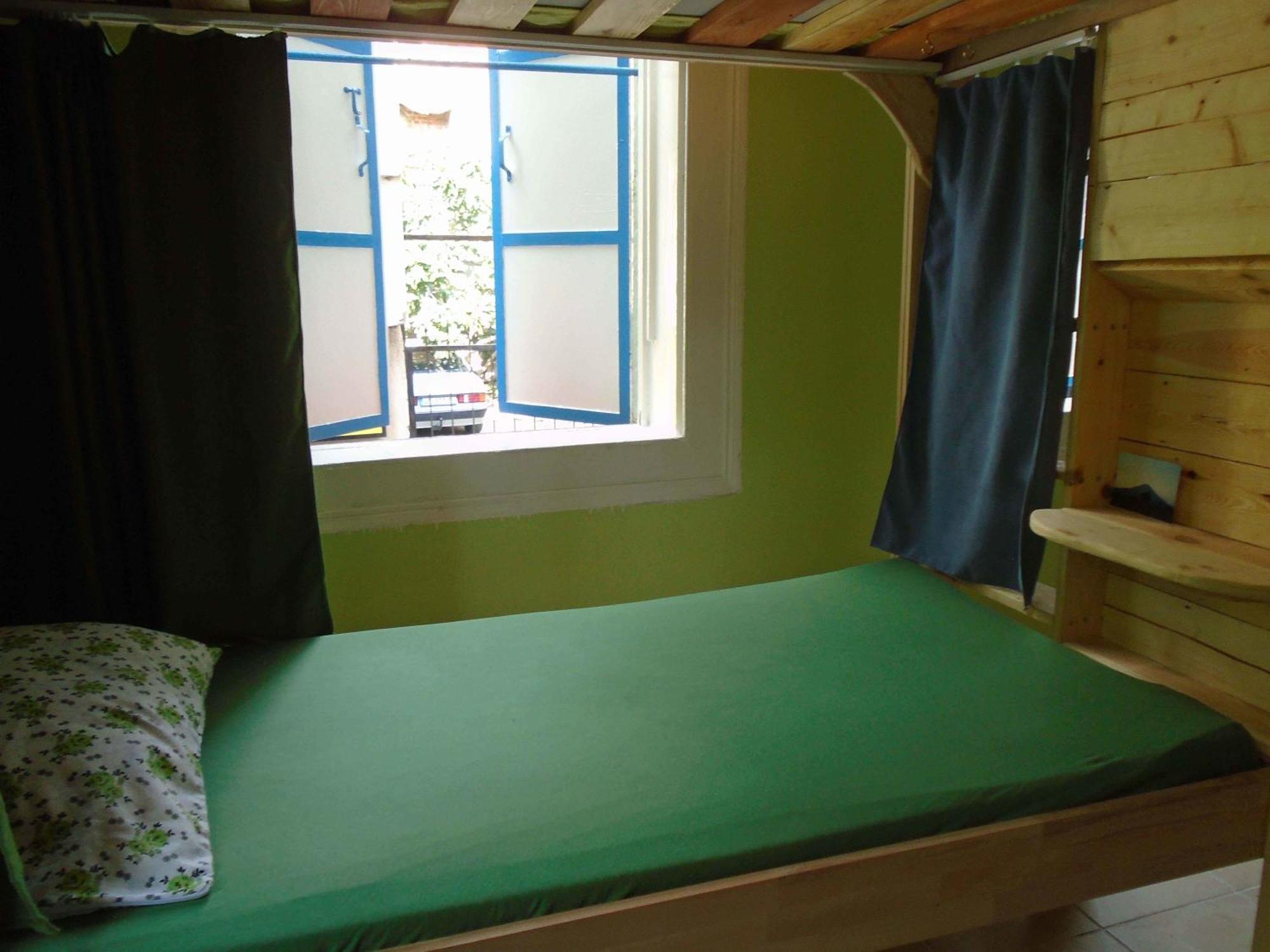 Lotus Garden Hostel Smirne Camera foto