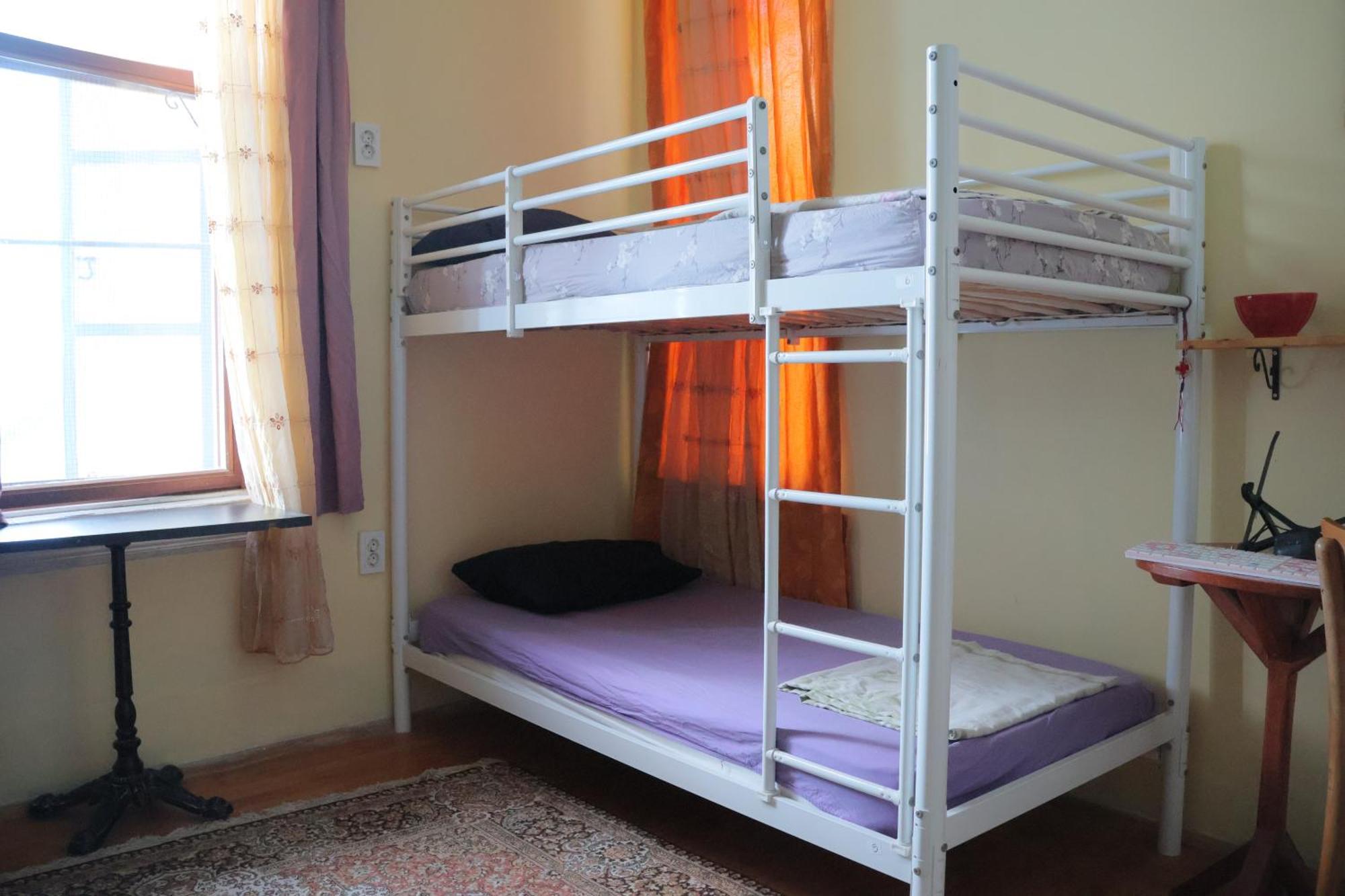 Lotus Garden Hostel Smirne Esterno foto