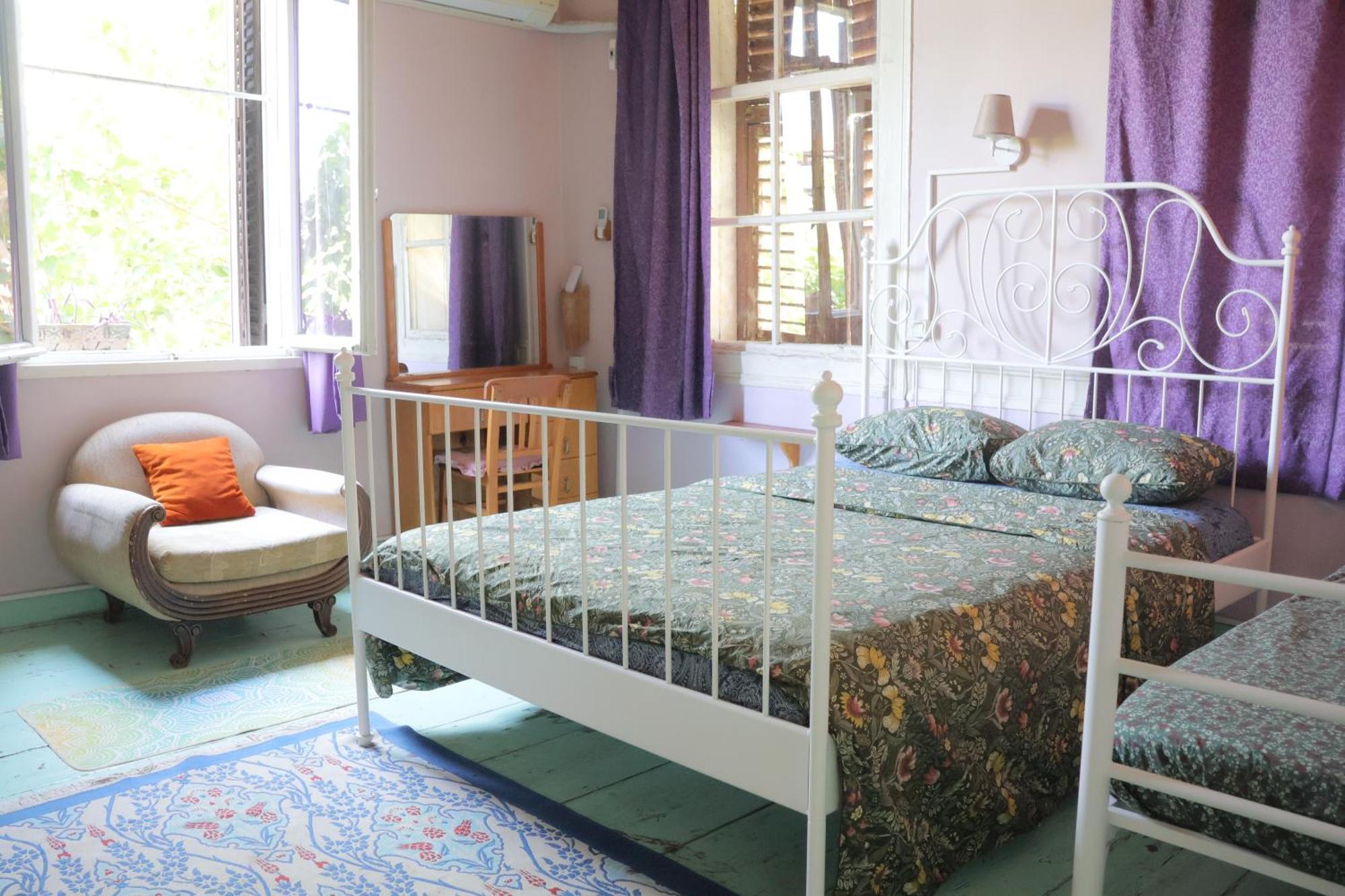 Lotus Garden Hostel Smirne Esterno foto