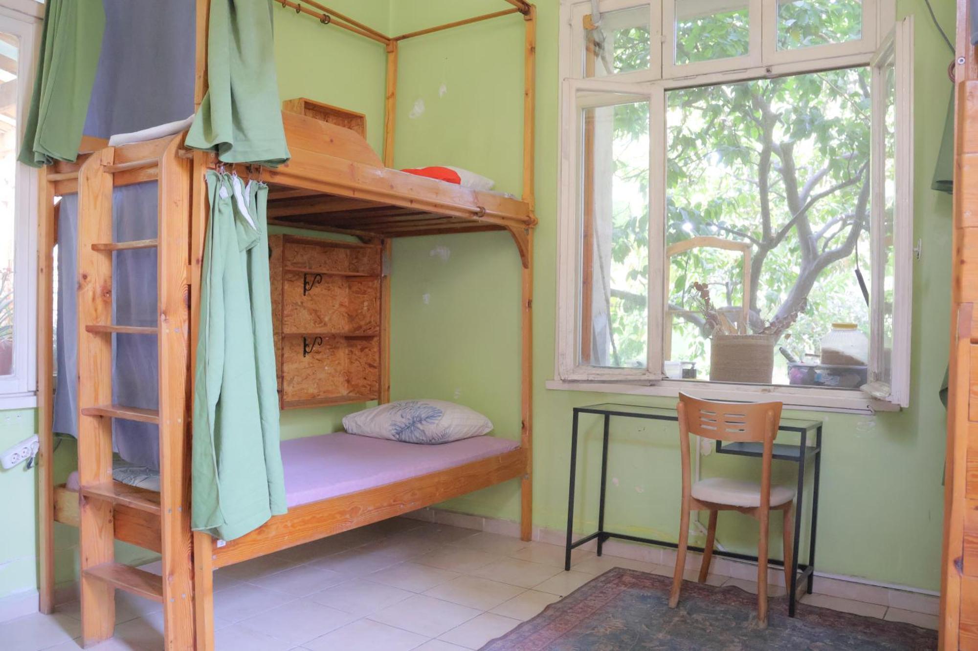 Lotus Garden Hostel Smirne Esterno foto